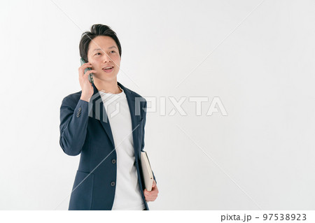 ビジネスマン 通話 スマホ ビジネスマン 通話 スマホ 97538923
