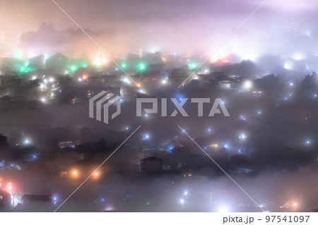 《埼玉県》秩父・幻想的な雲海の夜景 97541097
