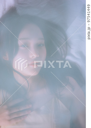 若い女性のビューティの写真 若い女性のビューティの写真 97541449