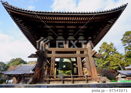 東大寺の鐘楼と大鐘 東大寺の鐘楼と大鐘 97543071