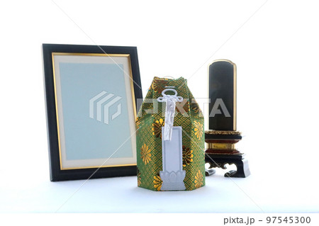 手元供養用の遺影骨壺と位牌 終活のイメージ6 手元供養用の遺影骨壺と位牌 終活のイメージ6 97545300