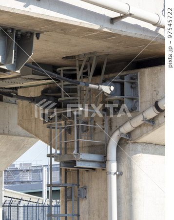 高架橋の耐震補強装置 97545722