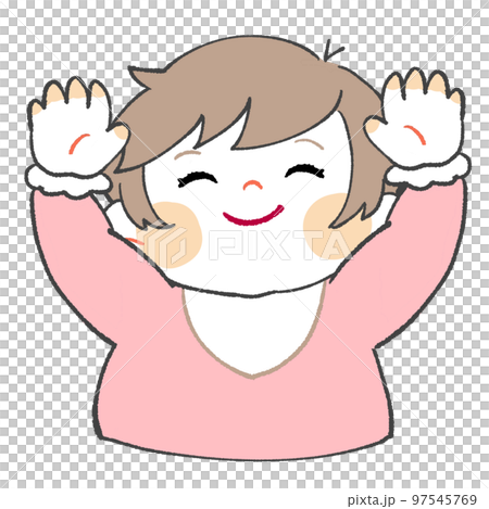 両手を挙げる笑顔の赤ちゃん（女の子） 97545769