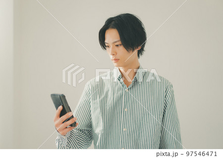 in his twenties  97546471