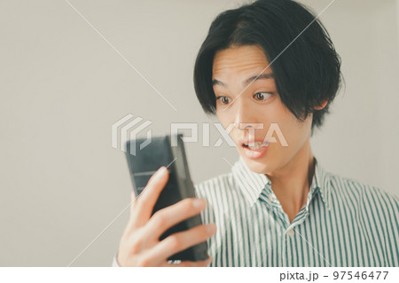 in his twenties  97546477