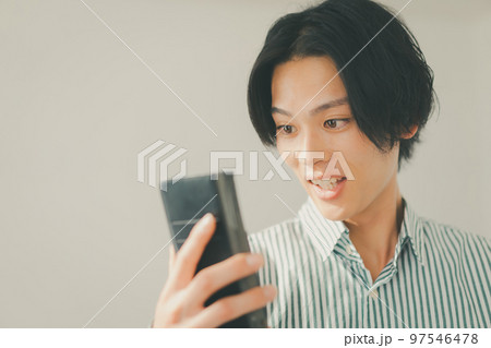 in his twenties  97546478