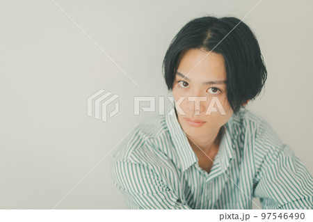 in his twenties in his twenties 97546490