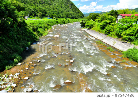 大和橋/依田川より下流方向を望む(長野県長和町)【2022.8】 大和橋/依田川より下流方向を望む(長野県長和町)【2022.8】 97547436