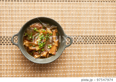 汁たっぷりの牛すじ煮込み 97547974