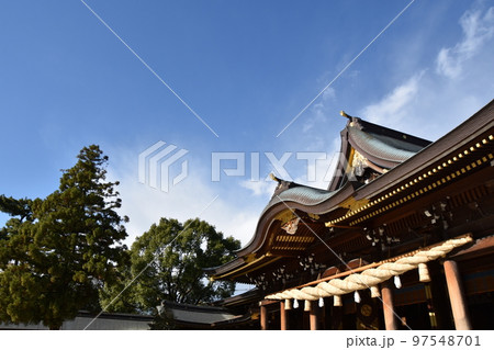 八方除の守護神　秋の寒川神社　 97548701