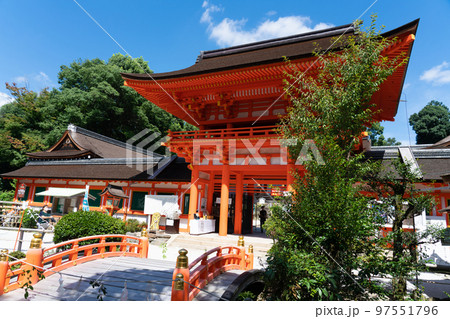 【世界遺産 古都京都の文化財】【山城国一宮】上賀茂神社 玉橋と楼門 京都府京都市北区 【世界遺産 古都京都の文化財】【山城国一宮】上賀茂神社 玉橋と楼門 京都府京都市北区 97551796