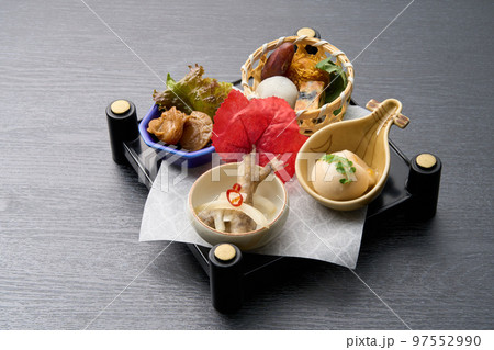 日本料理、前菜6種盛り合わせ 日本料理、前菜6種盛り合わせ 97552990