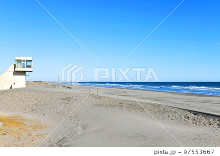 【九十九里町 不動堂海水浴場と海水浴場(ライフセーバー)監視塔】 【九十九里町 不動堂海水浴場と海水浴場(ライフセーバー)監視塔】 97553667