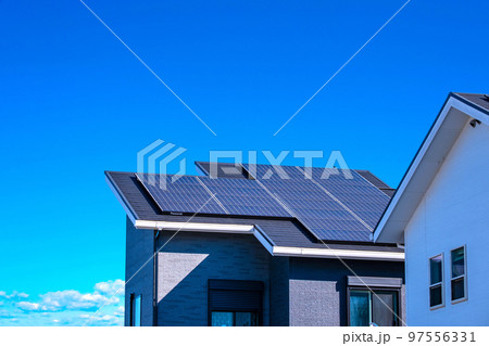 ソーラー発電の新築再エネ住宅 97556331
