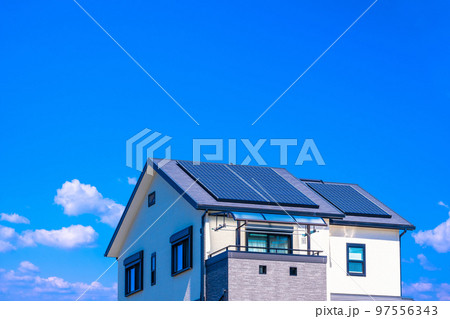 ソーラー発電の新築再エネ住宅 97556343