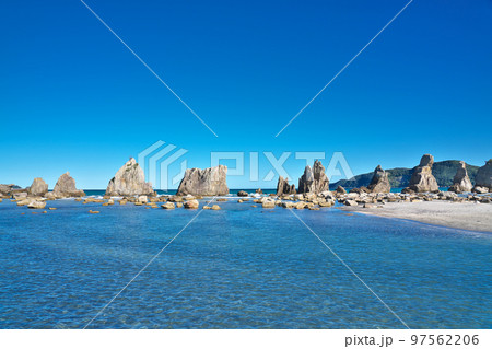 【橋杭岩】 和歌山県東牟婁郡串本町くじの川 97562206