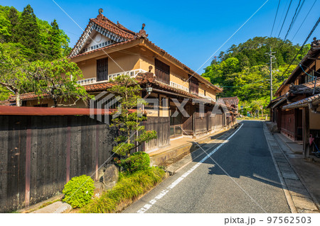 高梁　成羽町　吹屋　下谷の町並み 97562503