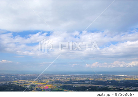 大分県中津市のシンボル八面山からの展望 97563667