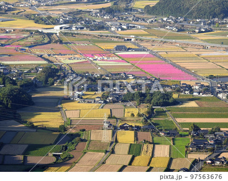 大分県中津市のシンボル八面山から三光地区を展望 大分県中津市のシンボル八面山から三光地区を展望 97563676