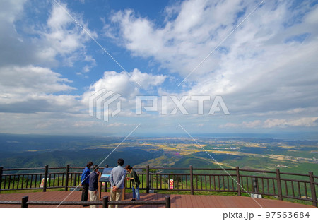大分県中津市のシンボル八面山西展望台 97563684