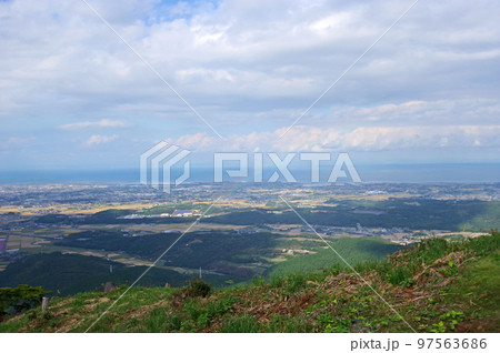大分県中津市のシンボル八面山からの展望 97563686