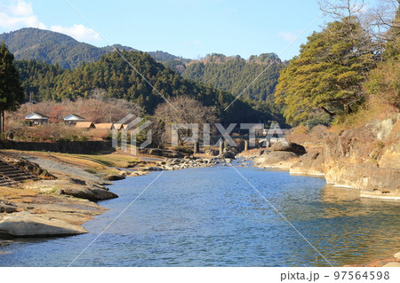 JR名松線 真見鉄橋と雲出川【三重県津市白山町真見】 JR名松線 真見鉄橋と雲出川【三重県津市白山町真見】 97564598