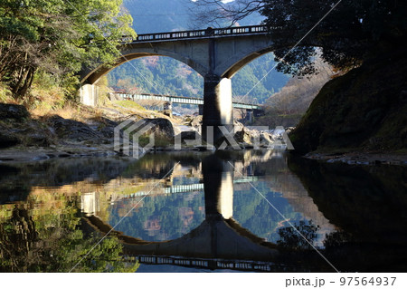 JR名松線 二雲橋と雲出川 / 雲出川八景【三重県津市白山町真見】 JR名松線 二雲橋と雲出川 / 雲出川八景【三重県津市白山町真見】 97564937