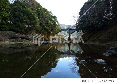 JR名松線　二雲橋と雲出川 ／ 雲出川八景【三重県津市白山町真見】 97564943