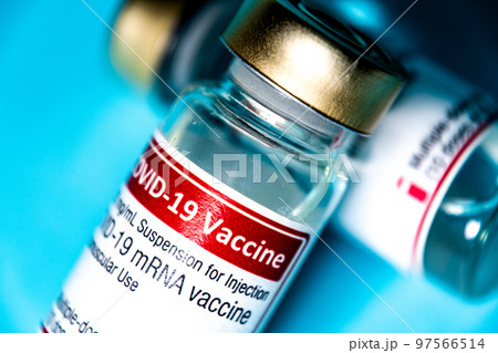 コロナウイルスワクチンのクローズアップイメージ 97566514