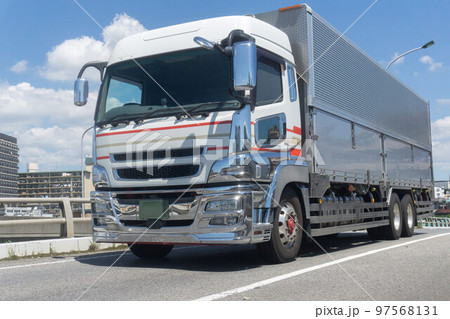 輸送トラック　箱車 97568131