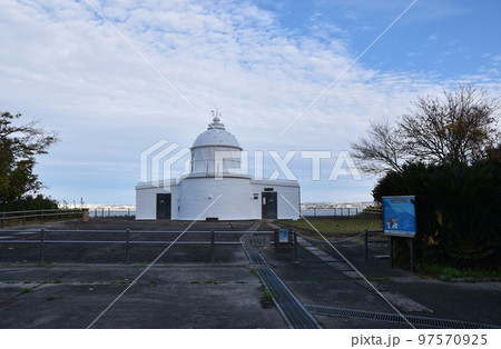 晴天の江崎灯台　兵庫 97570925