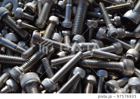 各種のボルトとネジ類 97576935