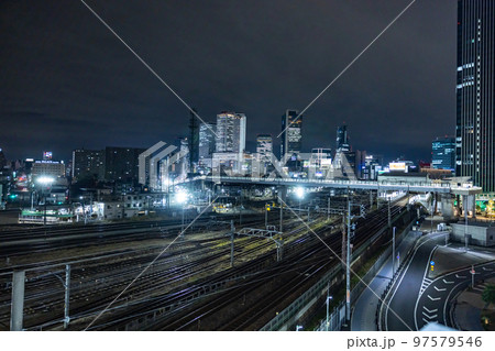 【愛知県】ささしまライブ駅周辺と名古屋駅方面のビル群の夜景 97579546