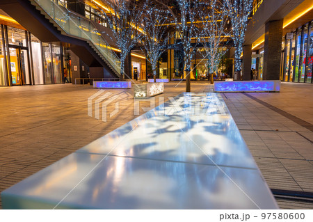 【愛知県】ささしまライブの風景・グローバルゲートの夜景 97580600