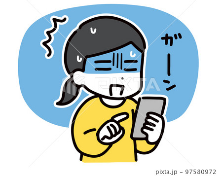 スマホを見てショックを受ける若い女性	 97580972