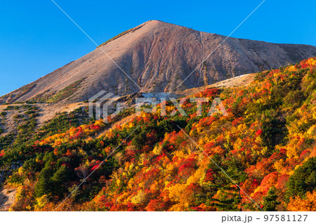 《福島県》紅葉の天狗の庭・秋の磐梯吾妻スカイライン《紅葉最盛期》 97581127