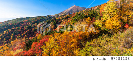 《福島県》紅葉の天狗の庭・秋の磐梯吾妻スカイライン《紅葉最盛期》 《福島県》紅葉の天狗の庭・秋の磐梯吾妻スカイライン《紅葉最盛期》 97581138