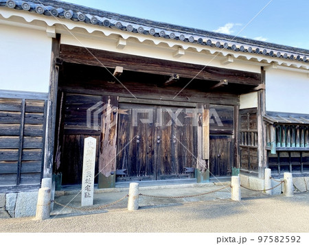 赤穂城跡 大石良雄宅跡長屋門の風景 兵庫県赤穂市 赤穂城跡 大石良雄宅跡長屋門の風景 兵庫県赤穂市 97582592