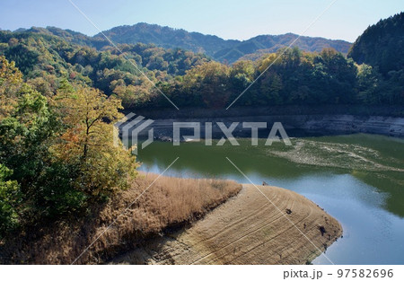 島根県布部ダムの秋 島根県布部ダムの秋 97582696