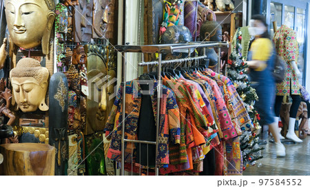 クアラルンプールのセントラル・マーケット（マレーシア） 97584552