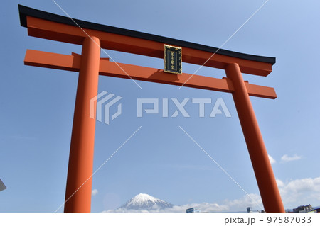 富士山本宮浅間大社、鳥居、静岡県富士宮市 富士山本宮浅間大社、鳥居、静岡県富士宮市 97587033