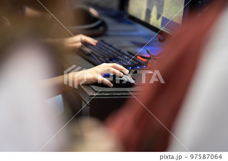 Playing PC games at game expo Playing PC games at game expo 97587064