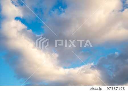 秋の空 素材 イメージ 97587198