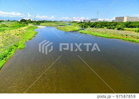 府中四谷橋／多摩川より上流方向を望む(東京都日野市)【2022.7】 97587859