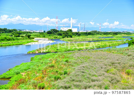 府中四谷橋／多摩川より上流方向を望む(東京都日野市)【2022.7】 97587865