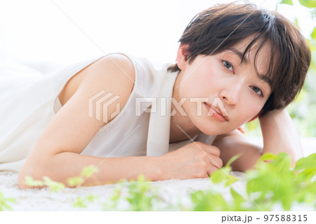 女性 ビューティー 美容 スキンケア リビング 女性 ビューティー 美容 スキンケア リビング 97588315