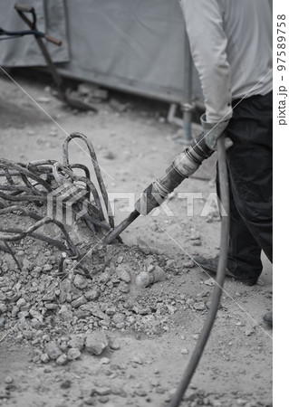 解体工事 はつり 解体工事 はつり 97589758