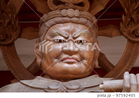 広目天像・壇上伽藍・高野山（和歌山県・高野町） 97592405