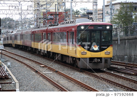京阪電車8000系 97592668