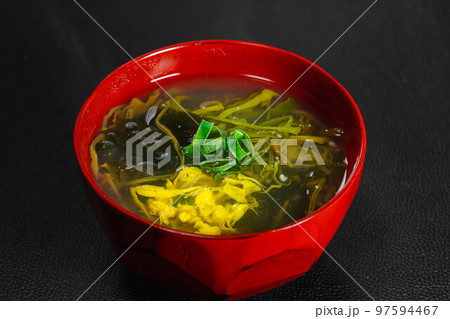 海藻の入った味噌汁 海藻の入った味噌汁 97594467